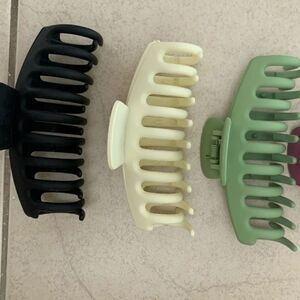 Lot of 3 hair Clips